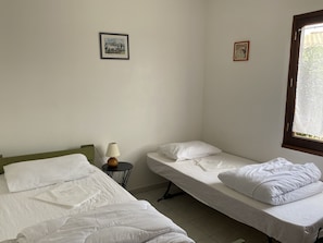 2 bedrooms, iron/ironing board, free WiFi - Independent cottage between sea and countryside - France - Occitanie - Hérault (Pailhes)