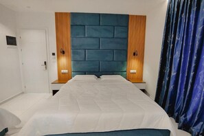 Tremannsrom – deluxe, sjøutsikt | Wi-fi (inkludert) og sengetøy