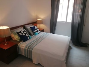 Apartment | 1 Schlafzimmer, Bügeleisen/Bügelbrett, kostenloses WLAN, Bettwäsche