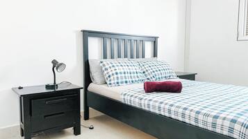 3 bedrooms, iron/ironing board, free WiFi, bed sheets