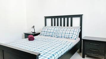 3 bedrooms, iron/ironing board, free WiFi, bed sheets