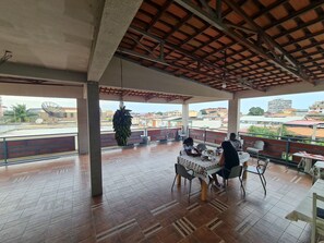 House | Outdoor dining