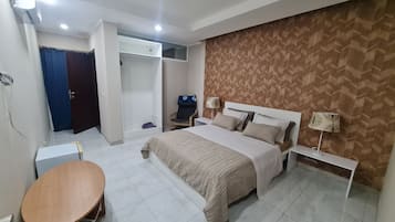 House | 1 bedroom, iron/ironing board, free WiFi, bed sheets