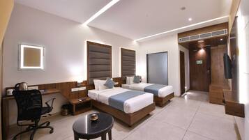 Deluxe Twin Room | Iron/ironing board, free WiFi, bed sheets