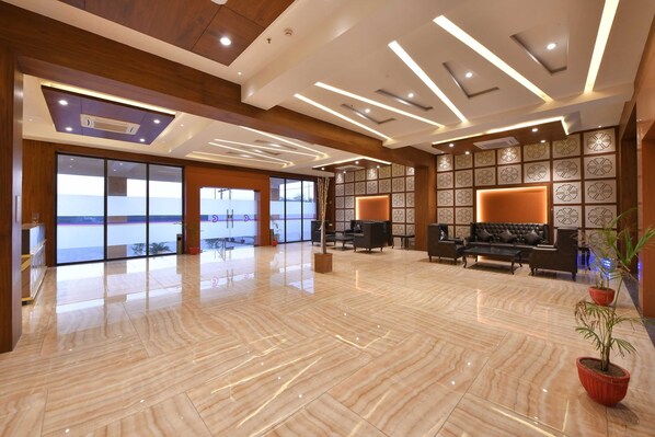 Lobby - Clubhouse Hotel Morbi (Morbi)