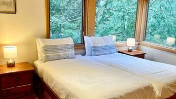 2 Schlafzimmer, Schreibtisch, Bügeleisen/Bügelbrett, kostenloses WLAN