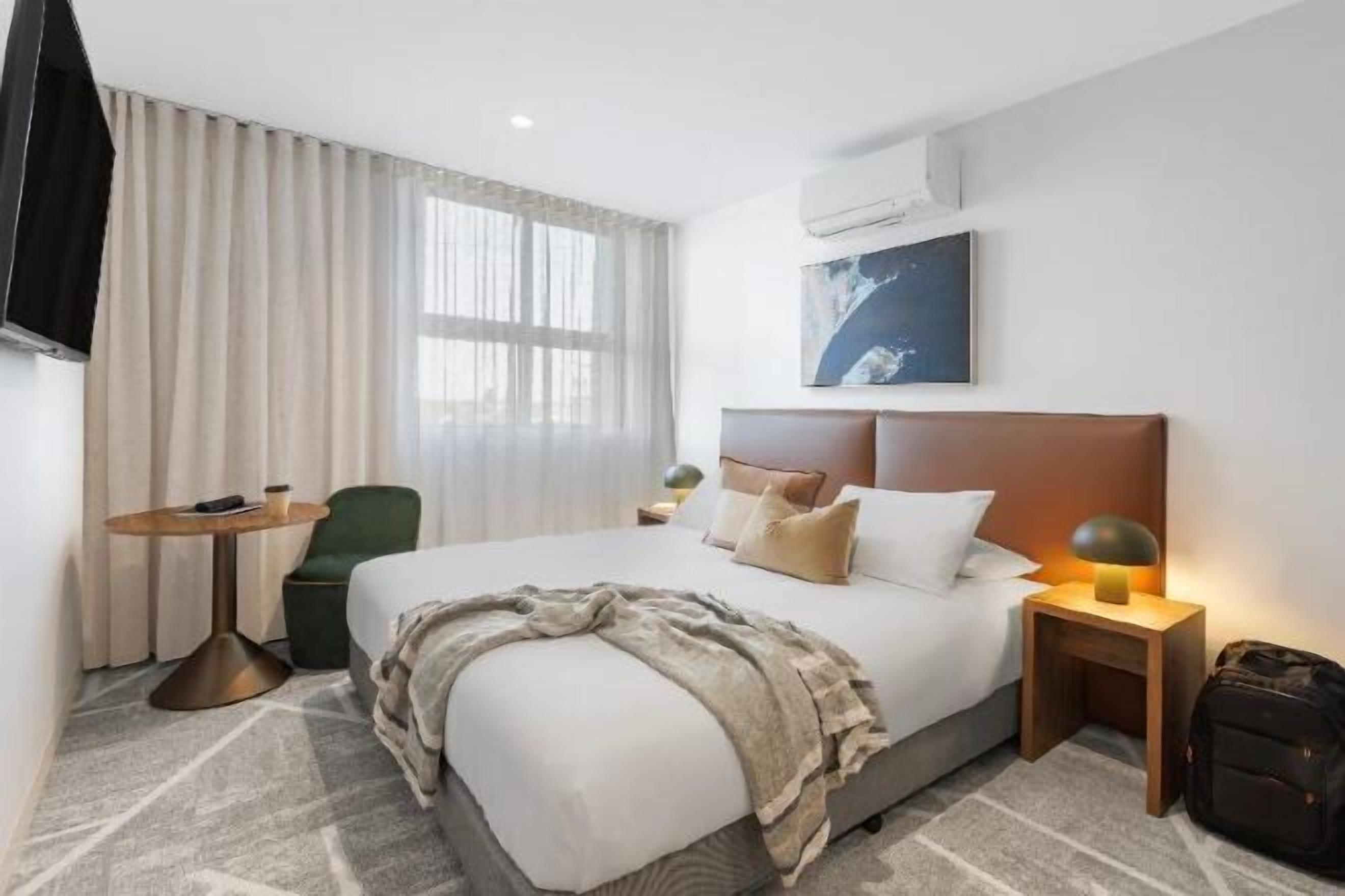 Premium bedding, in-room safe, desk, laptop workspace