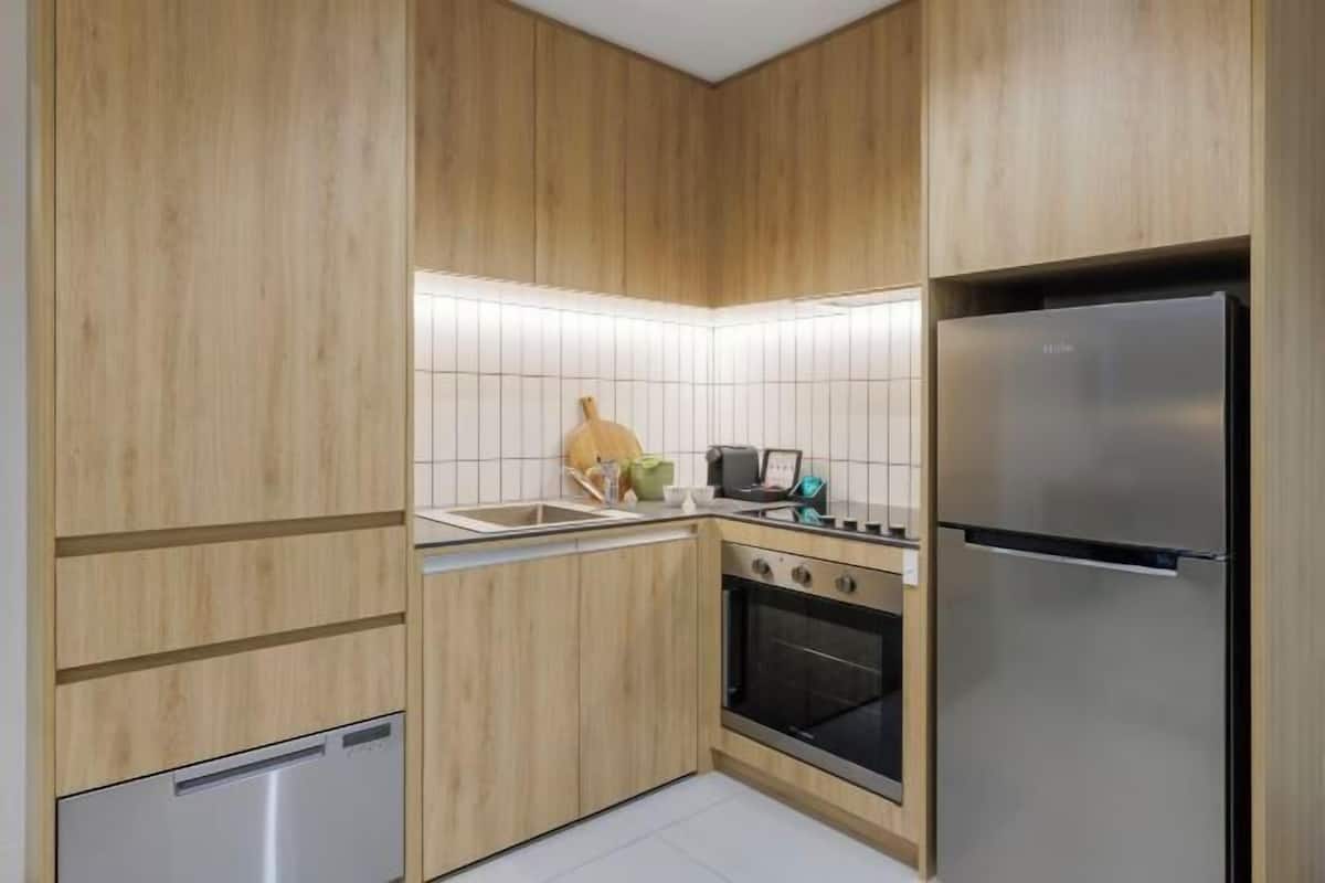 Cucina privata | Frigorifero con congelatore, microonde, forno, piano cottura