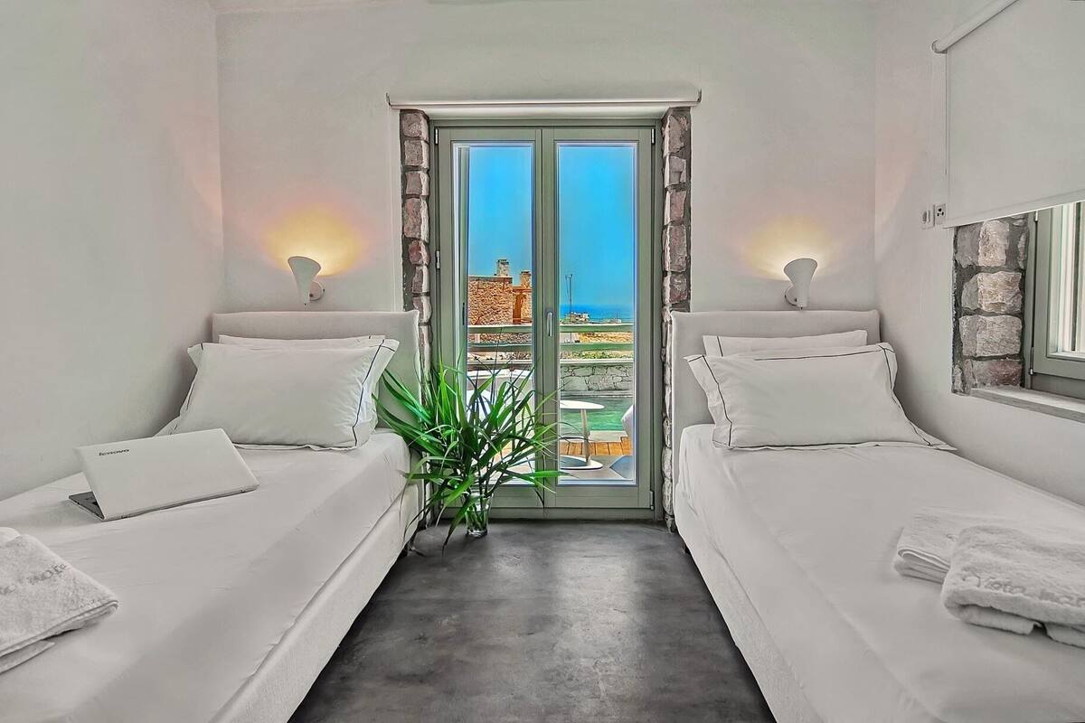 Deluxe Villa | 2 bedrooms, premium bedding, down comforters, in-room safe