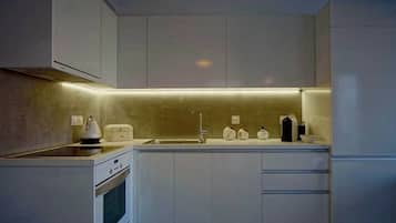 Vila luxo | Cozinha privada | Geladeira grande, fogão, cooktop, lava-louças