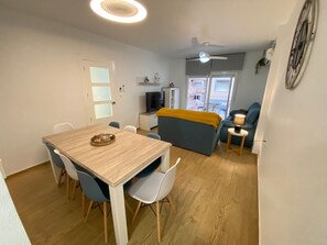 Smart TV - Appartement à 200m de la Plage🏖🏖dans un Immeuble Calme et Sécurisé (Torrevieja)