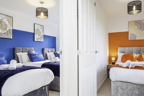 4 bedrooms, desk, iron/ironing board, free WiFi
