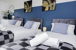 4 bedrooms, desk, iron/ironing board, free WiFi