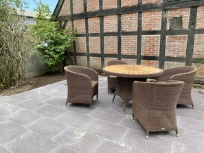 Outdoor dining - Gemütliche Ferienwohnung Ida mit Garten-nähe Ostsee und Schlei (Oersberg)