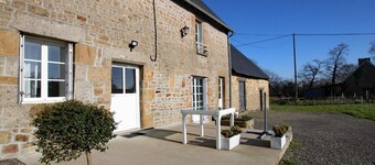 Charming Stone House with Garden, WiFi, Near Shops, Pet-Friendly, All-Inclusive Services