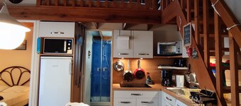 Apartment near the beach, balcony, and free parking
