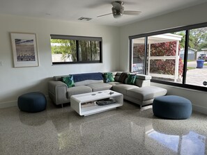 Smart-TV, Bücher, Computerbildschirme, Drucker