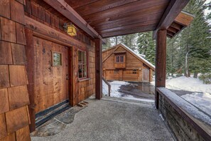 Exterior detail - Brookline By Tahoe Getaways Lahontan Luxury Monthly Rental, Minutes to Northstar (Truckee)