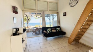 Living area - 2-Room Apartment with Terrace in Lumio (Lumio)