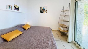 Room - 2-Room Apartment with Terrace in Lumio (Lumio)