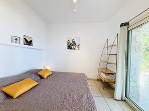 1 sovrum och sängkläder