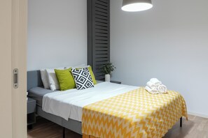 1 bedroom, blackout drapes, iron/ironing board, free cribs/infant beds - Sara (Bucharest)