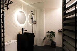Hair dryer, slippers - WE2 HOTEL (Taichung)