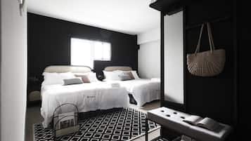 Family Quadruple Room | Desk, free WiFi