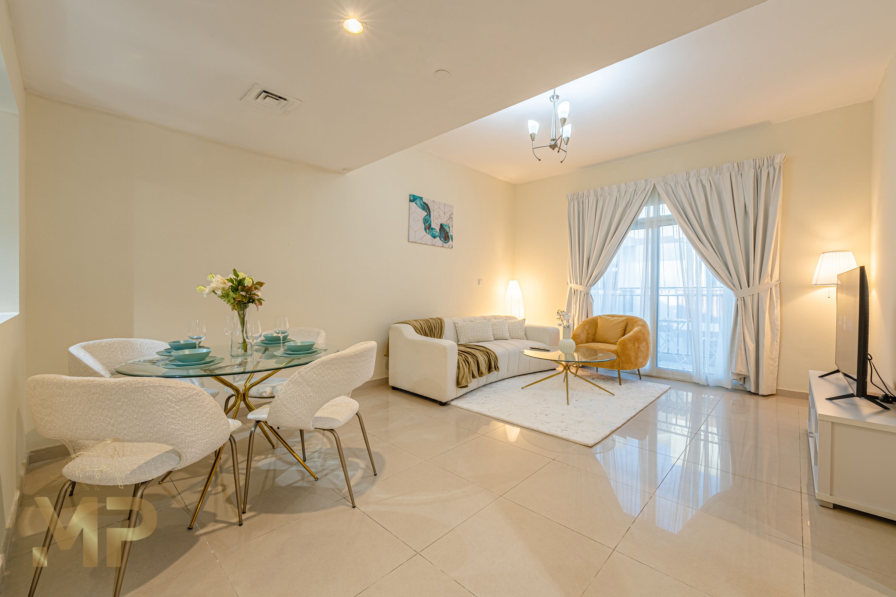 Deluxe Apartment | Dining room