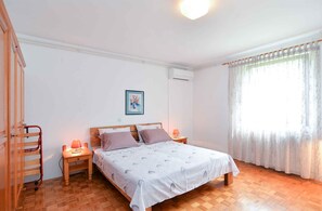 1 bedroom, WiFi - Holiday apartment with air conditioning in a quiet area (Premantura)