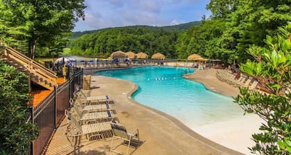 Pause & Relax: Couples Mountain Getaway