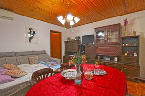 Interior - Holiday apartment with air conditioning (Pula)