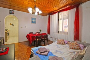 Dining - Holiday apartment with air conditioning (Pula)