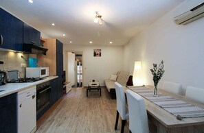 Interior - Holiday apartment with air conditioning (Pula)