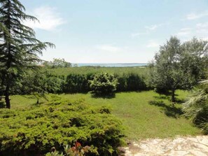 Property grounds - Holiday home with air conditioning and sea views in a quiet area (Medulin)