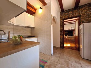 Fridge, microwave, stovetop, dishwasher - Holiday home with air conditioning (Šišan)