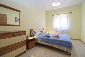 1 bedroom, WiFi - Holiday apartment with garden and barbecue (Štinjan)