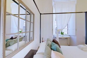 2 bedrooms, iron/ironing board, WiFi, bed sheets - Borgovi House (Roma)