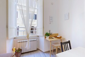 Dining - Borgovi House (Roma)