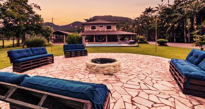 Casa de Campo Aconchegante com Muitas Comodidades na Estrada Bonita