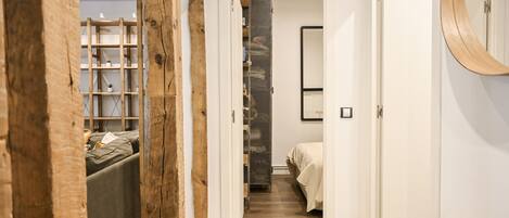 2 bedrooms, iron/ironing board, free WiFi