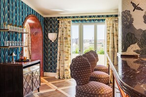 2 من البارات/الاستراحات