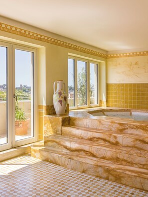 浴缸、3 間療程室、按摩服務