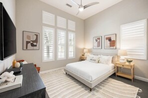 3 bedrooms, iron/ironing board, WiFi (free), bed sheets - PGA West Getaway with Pool & Fire Pit (La Quinta)