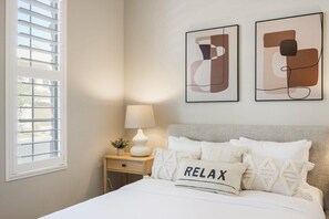 3 bedrooms, iron/ironing board, free WiFi, bed sheets - Experience luxury at Desert Mist— Home in La Quinta with mountain views! (La Quinta)