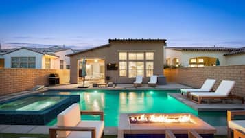 Lämmitetty uima-allas