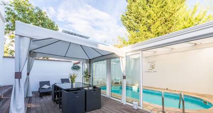 Villa avec Piscine ChauffĂ©e et couverte toute lâannĂ©e avec son jacuzzi