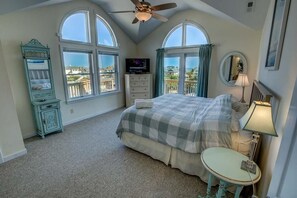 8 soverom, strykejern/-brett, wi-fi (inkludert) og sengetøy