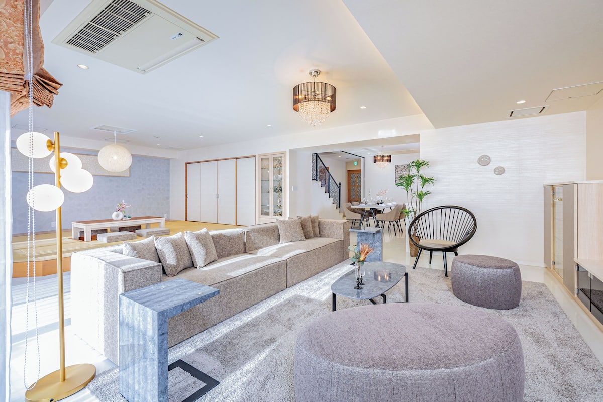 Premium Studio Suite | Living area