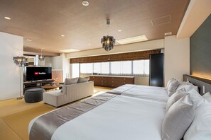 Memory-foam beds, minibar, individually decorated - JAPAVISTA Xenith Premium (Osaka)